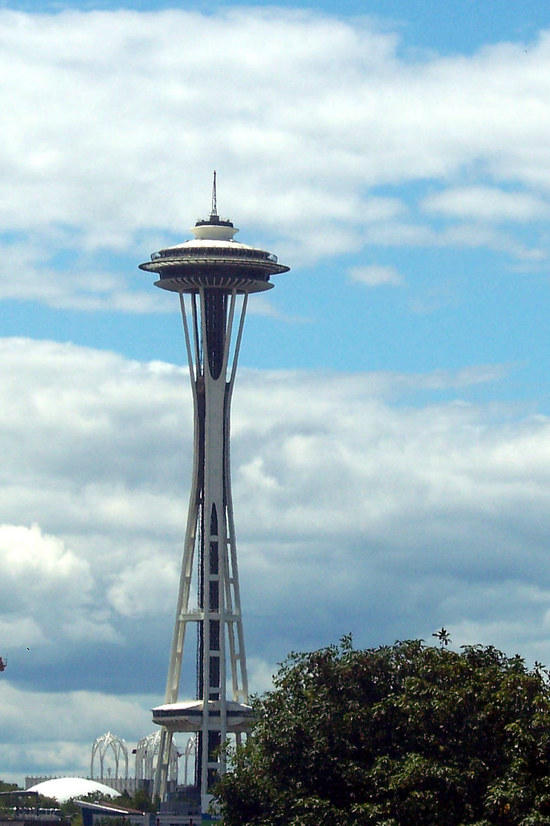 Sightseeing in Seattle:Space Needle and Pike Place